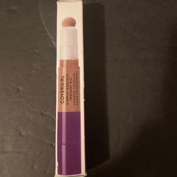 COVERGIRL Simply Ageless Instant Fix Advanced Concealer, 390 Deep, 0.1 oz - Picture 2 of 2